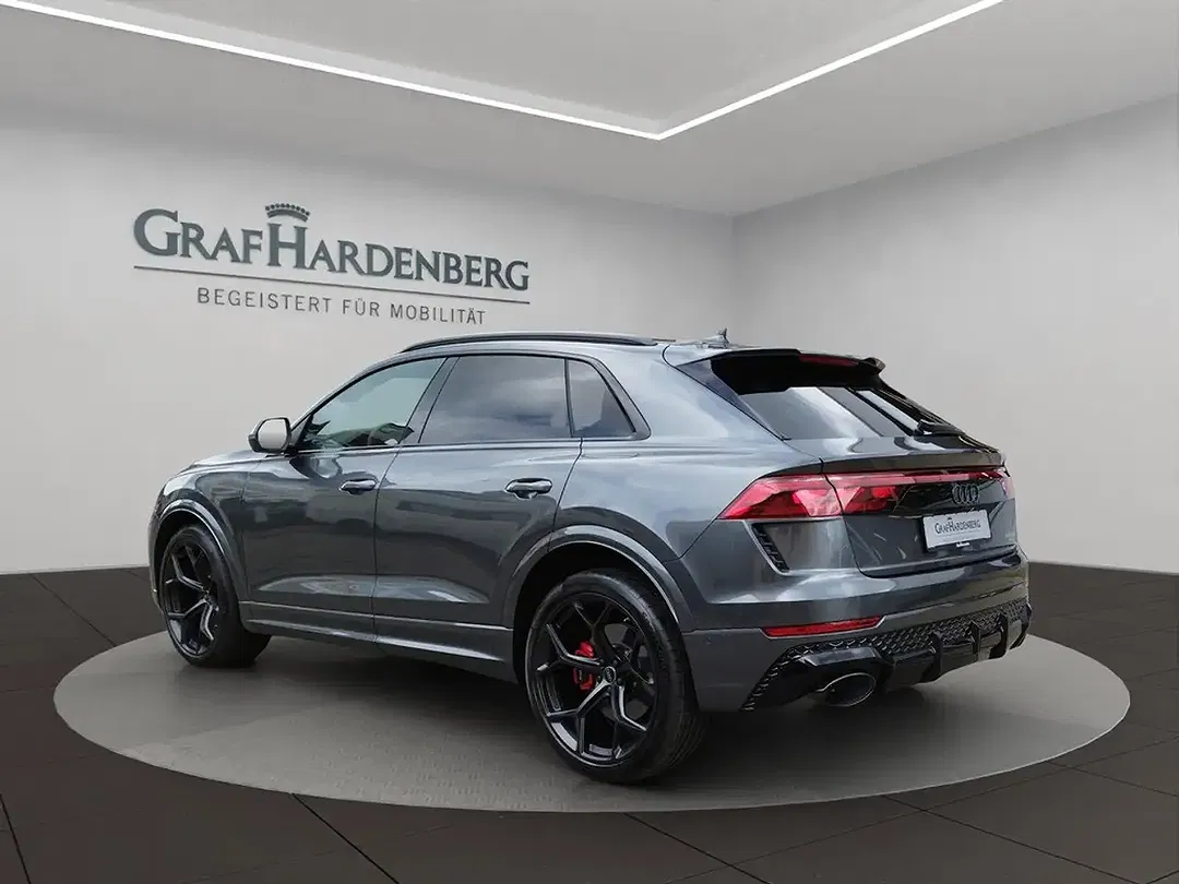 Audi RS Q8 - Thumbnail 3