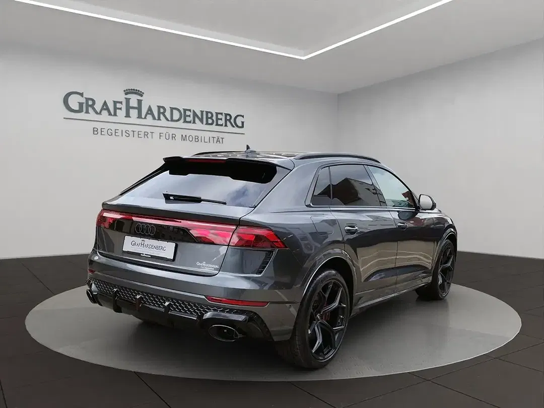 Audi RS Q8 - Thumbnail 5