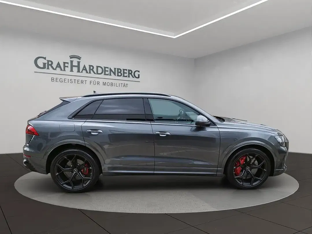 Audi RS Q8 - Thumbnail 6