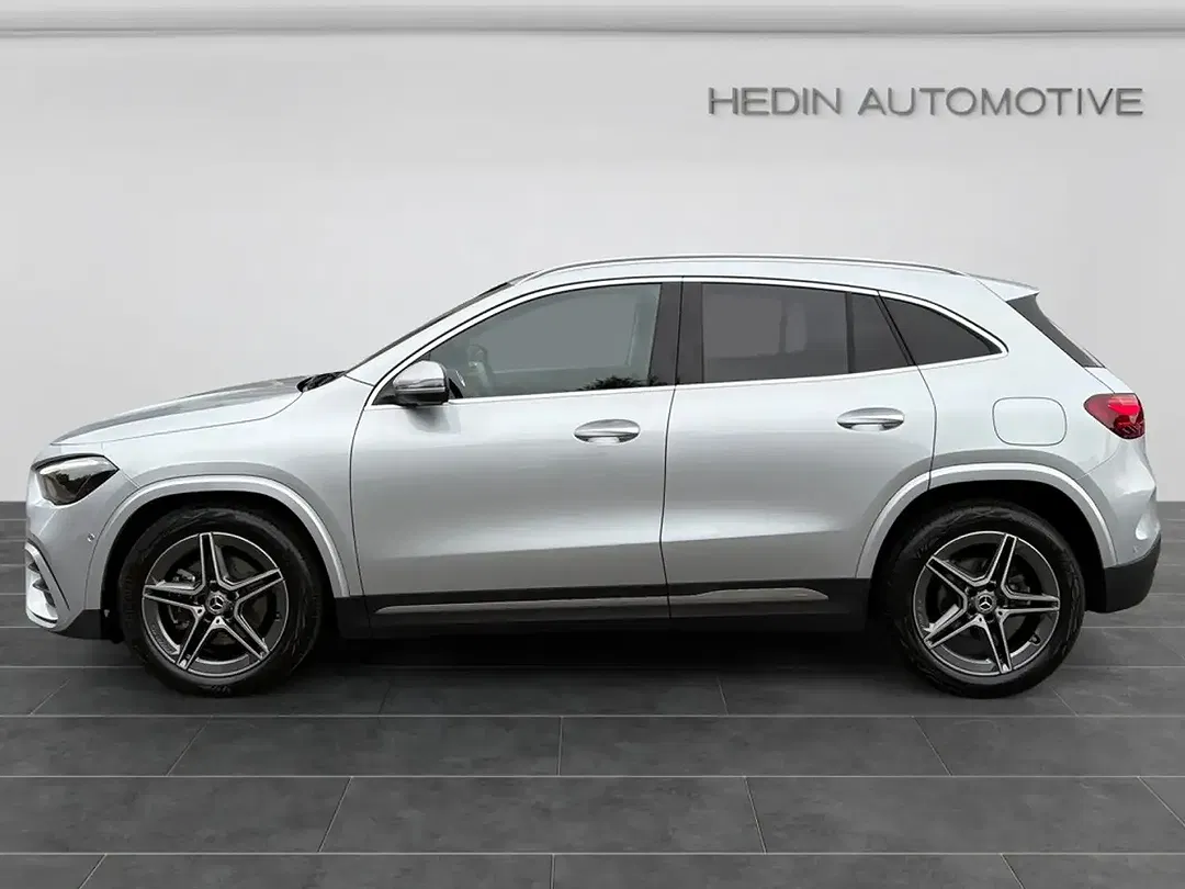 Mercedes-Benz GLA 200 - Thumbnail 3