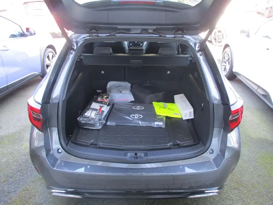 Toyota Corolla - Thumbnail 6