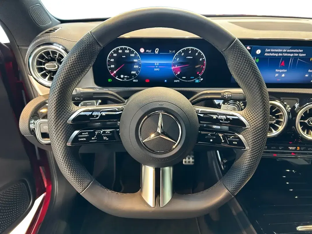 Mercedes-Benz CLA 200 - Thumbnail 10