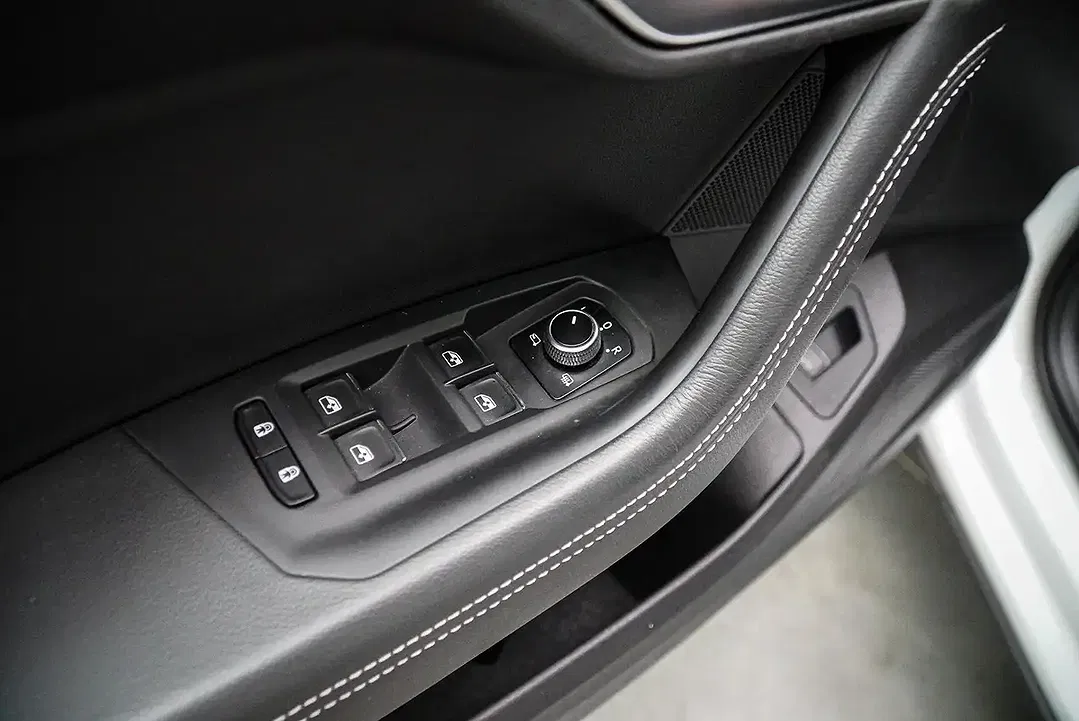 Volkswagen Touareg - Thumbnail 9