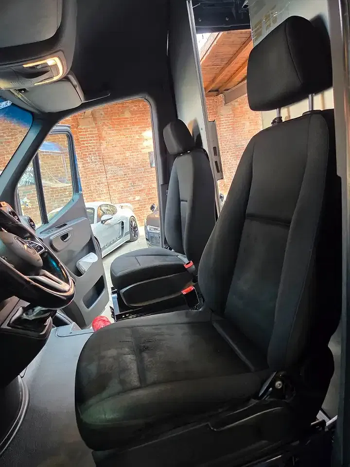 Mercedes-Benz Sprinter - Thumbnail 11