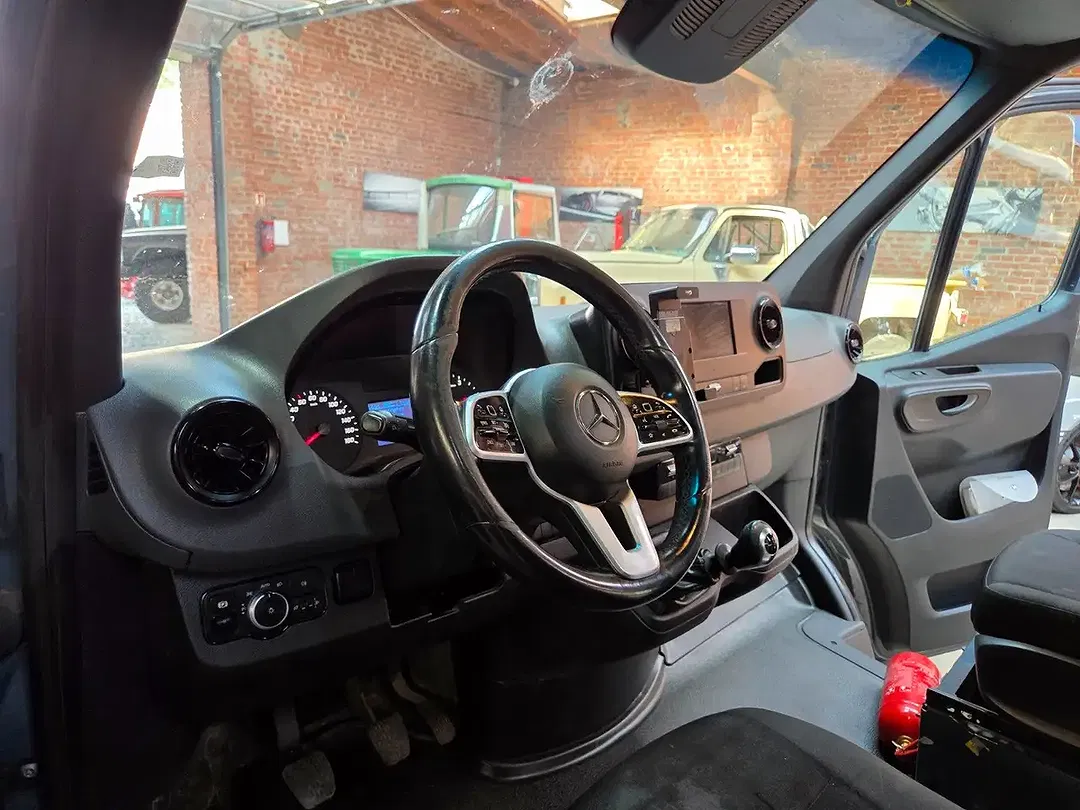Mercedes-Benz Sprinter - Thumbnail 12