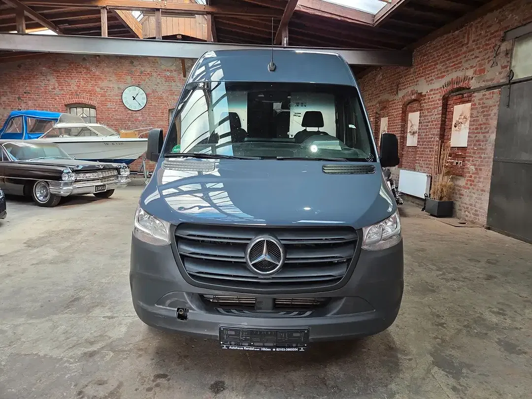 Mercedes-Benz Sprinter - Thumbnail 2
