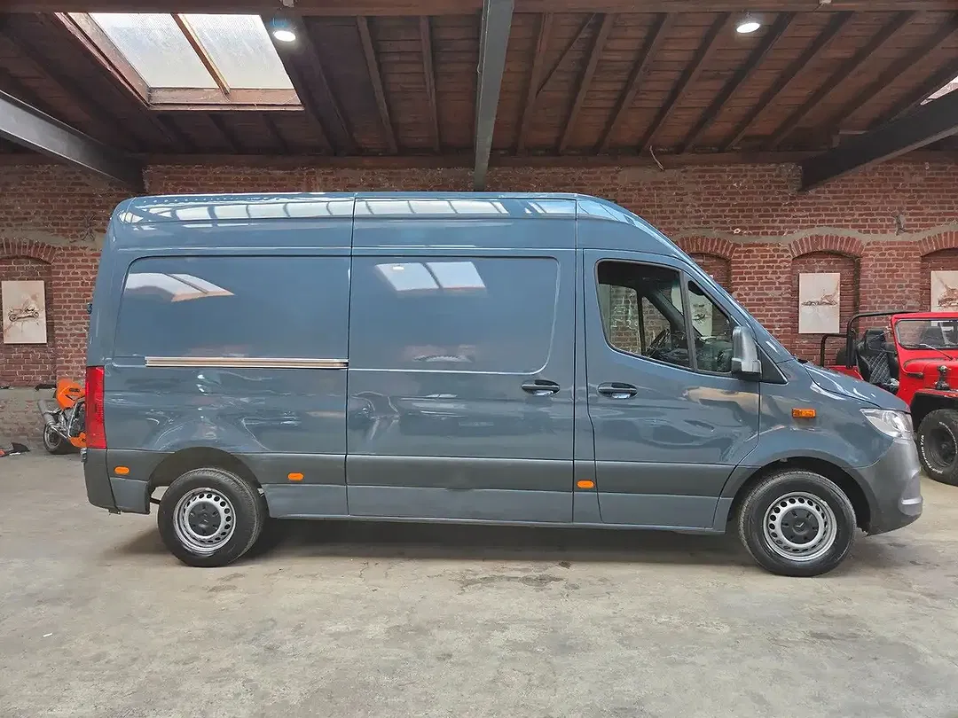 Mercedes-Benz Sprinter - Thumbnail 4