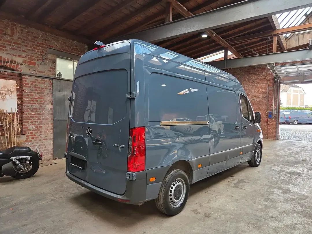 Mercedes-Benz Sprinter - Thumbnail 5