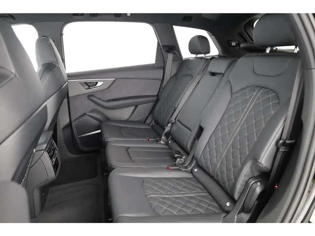 Audi Q7 - Thumbnail 10