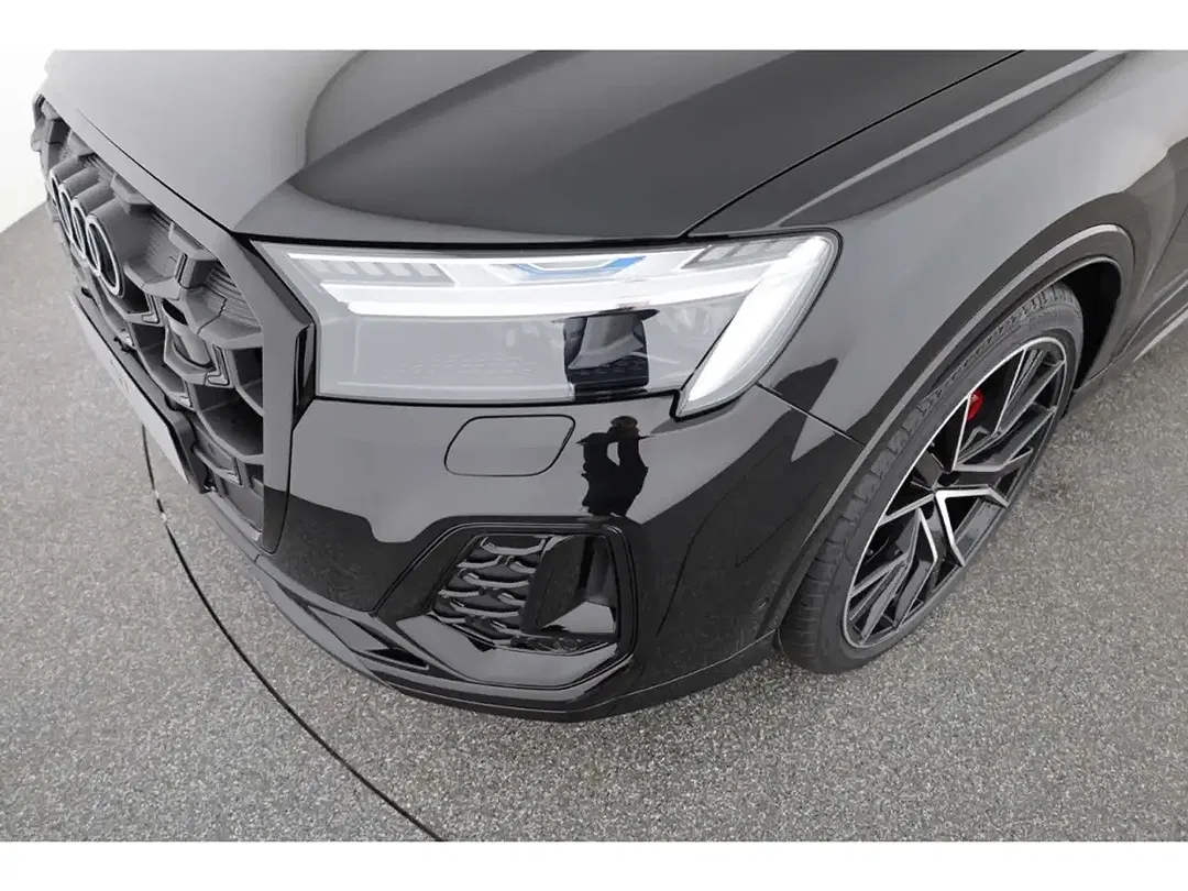 Audi Q7 - Thumbnail 6