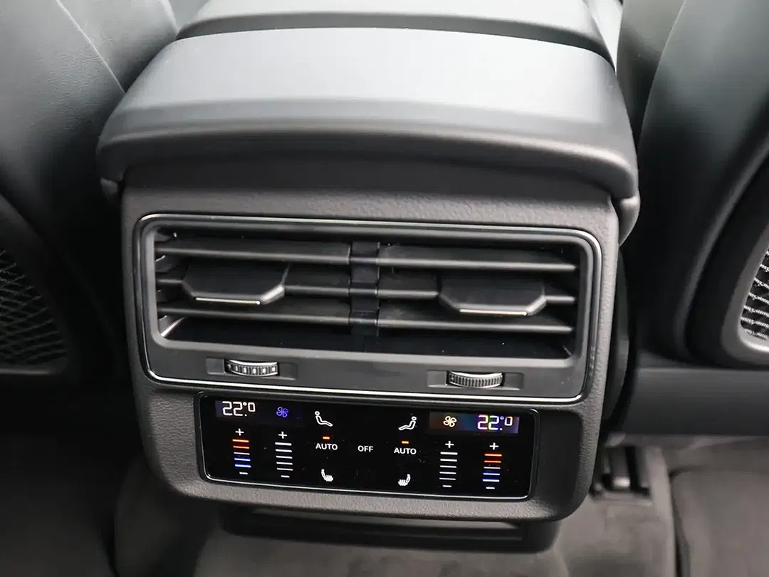 Audi Q7 - Thumbnail 9