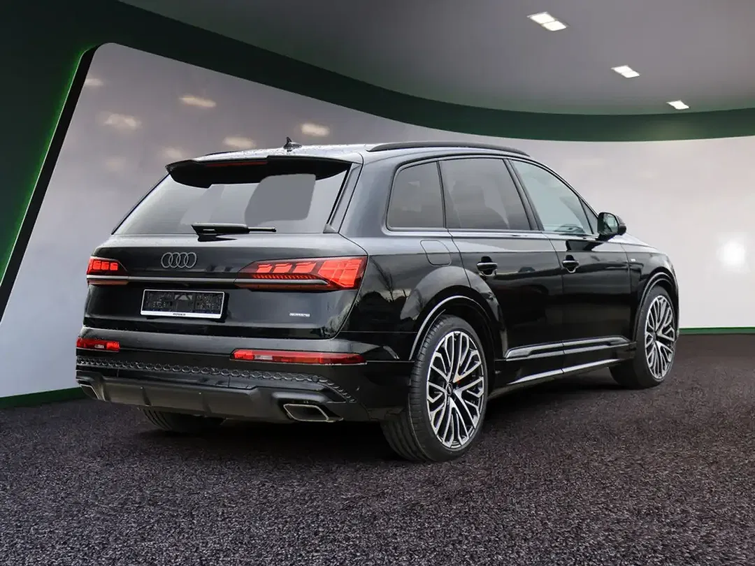 Audi Q7 - Thumbnail 3