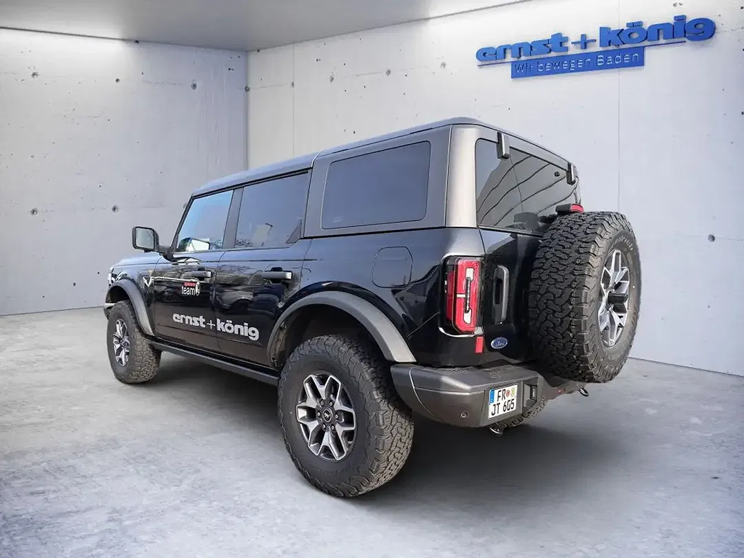 Ford Bronco - Thumbnail 4