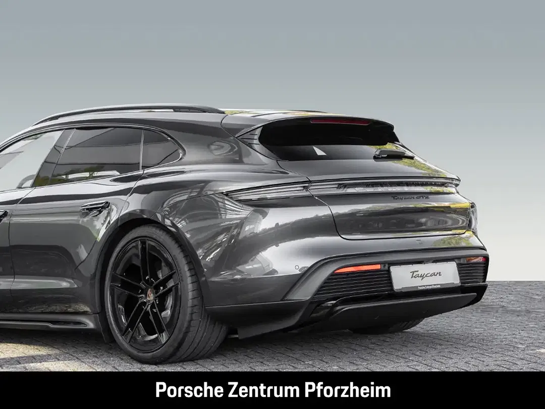 Porsche Taycan - Thumbnail 11