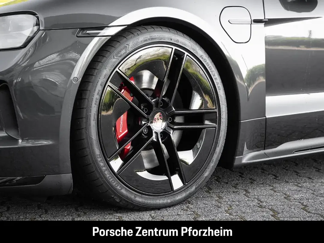 Porsche Taycan - Thumbnail 14