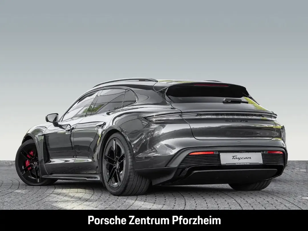 Porsche Taycan - Thumbnail 3