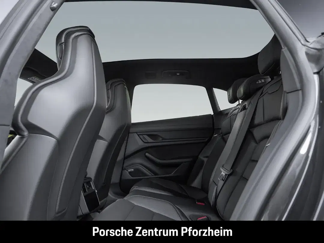 Porsche Taycan - Thumbnail 7