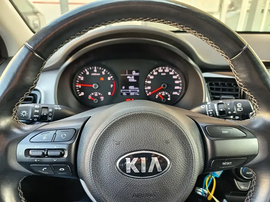 Kia Stonic - Thumbnail 12