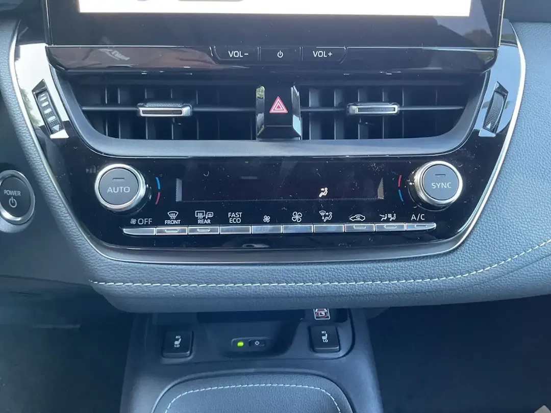 Toyota Corolla - Thumbnail 15
