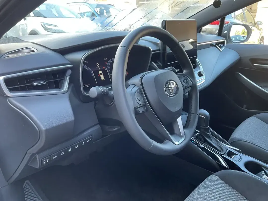 Toyota Corolla - Thumbnail 9
