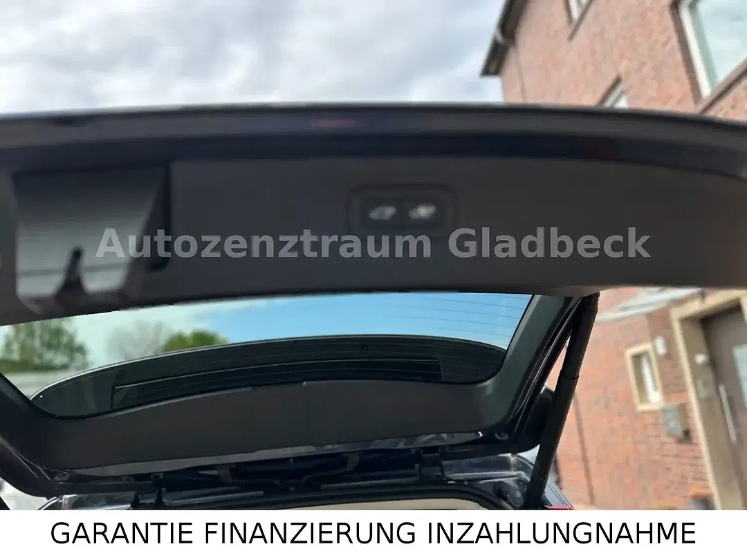 Volvo XC90 - Thumbnail 12