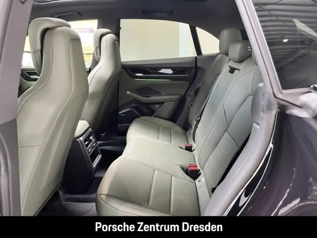 Porsche Macan - Thumbnail 15