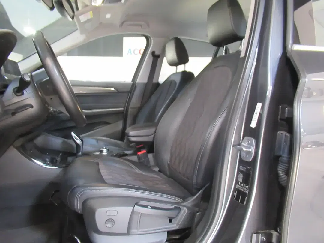 BMW X1 - Thumbnail 11