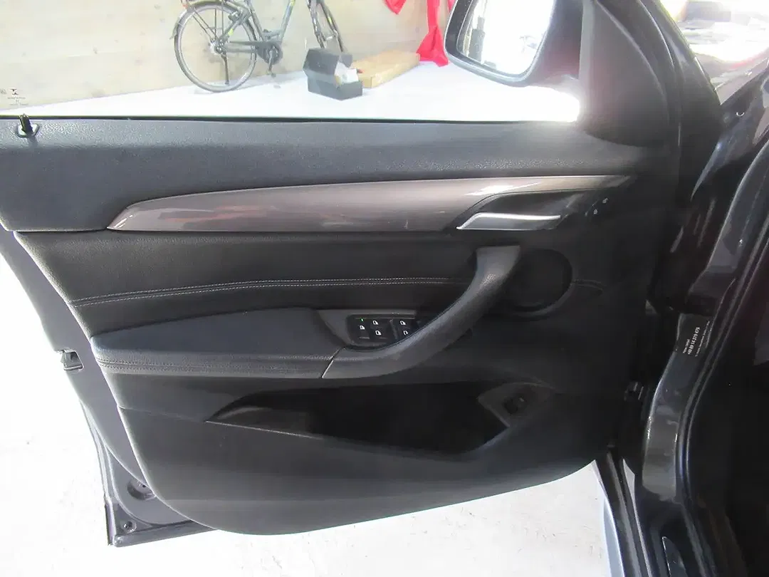 BMW X1 - Thumbnail 9