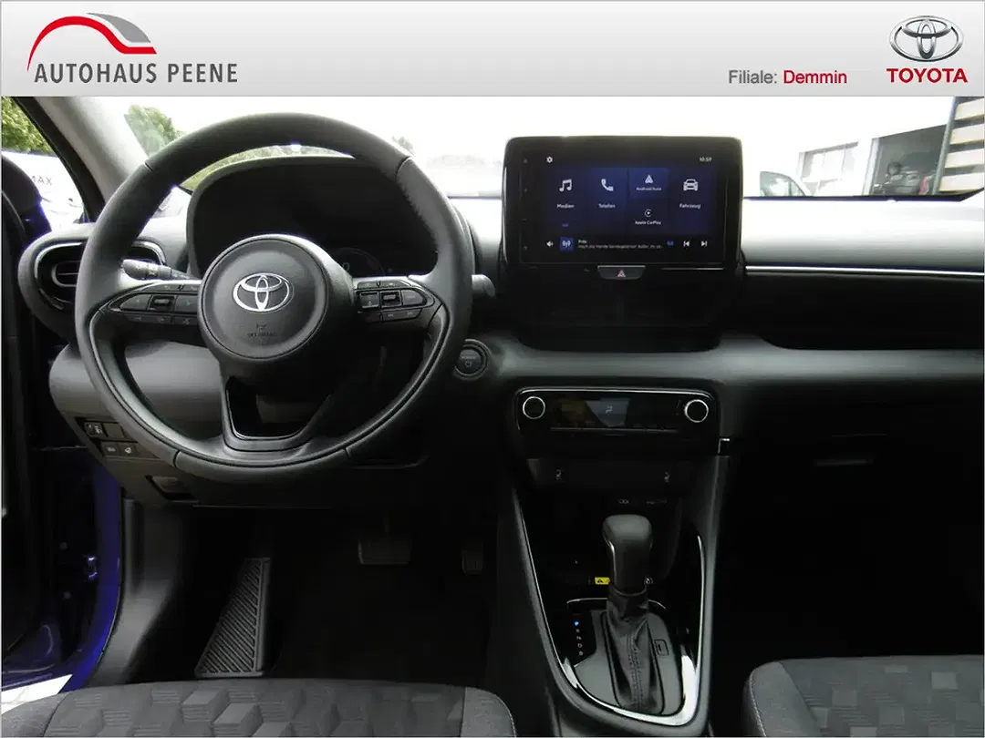 Toyota Yaris - Thumbnail 13