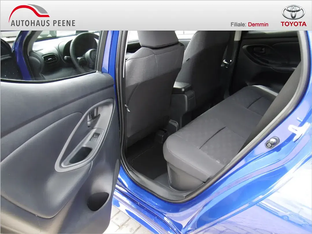 Toyota Yaris - Thumbnail 14
