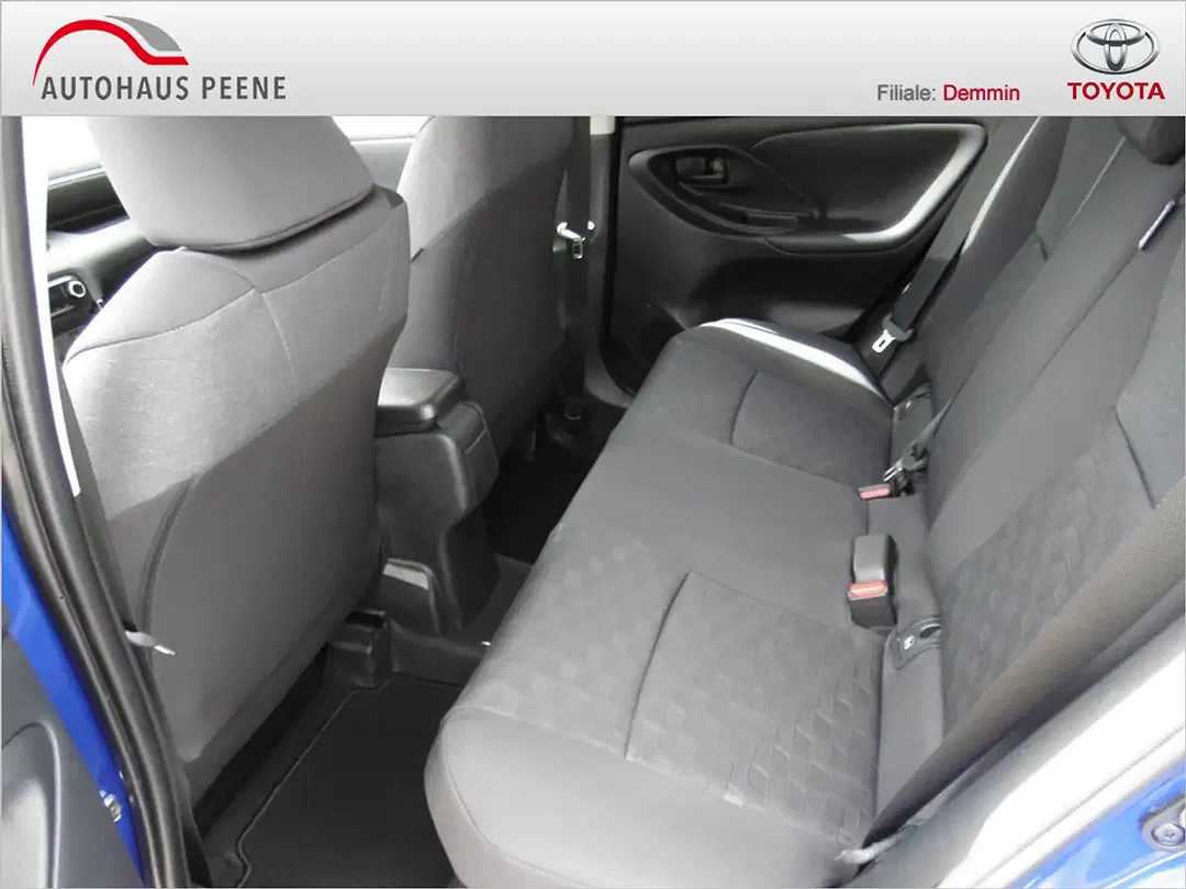 Toyota Yaris - Thumbnail 15