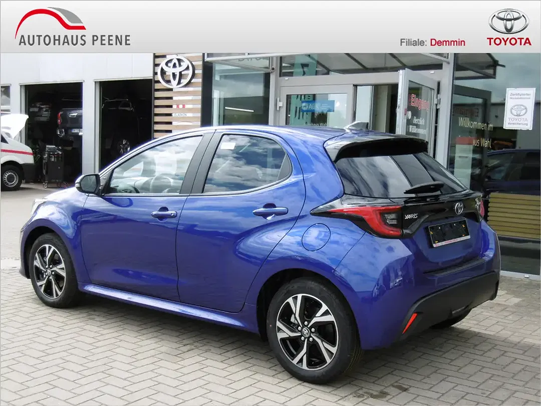 Toyota Yaris - Thumbnail 3