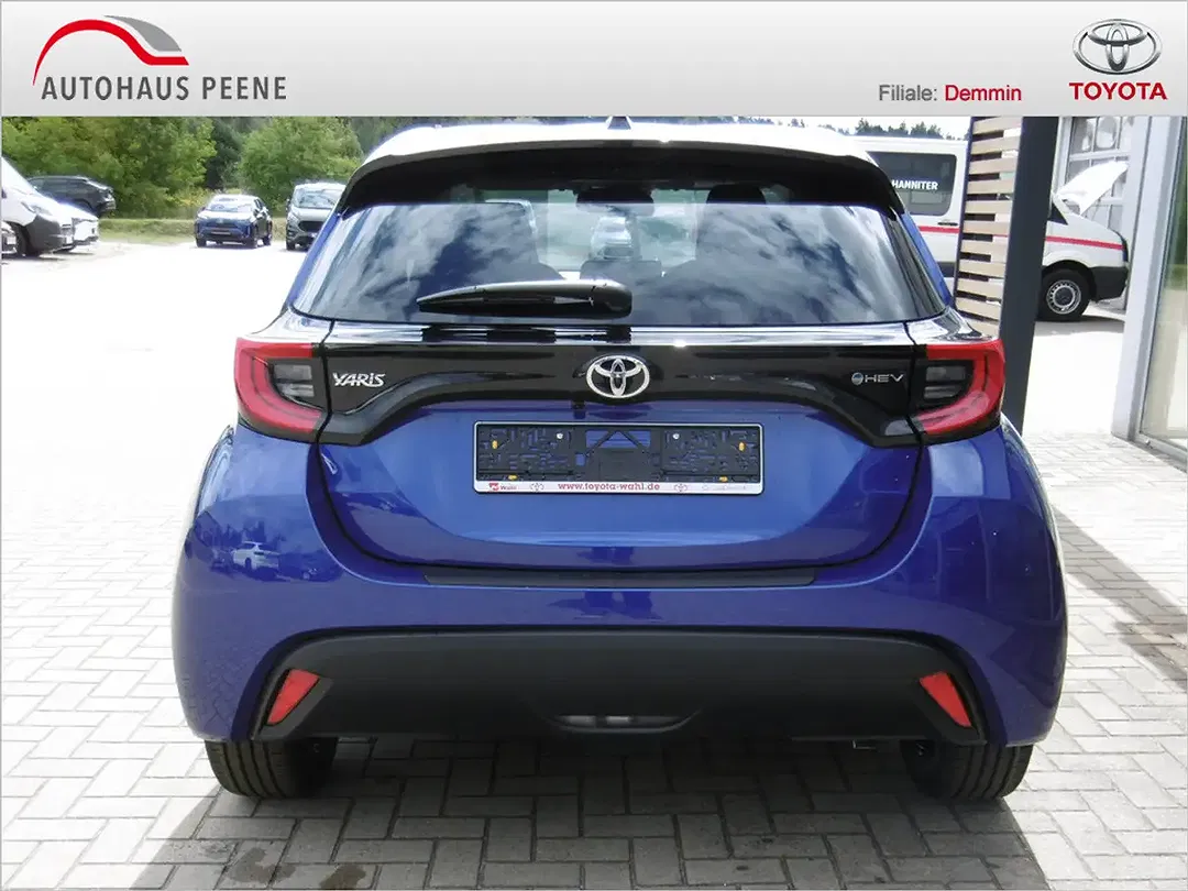 Toyota Yaris - Thumbnail 4