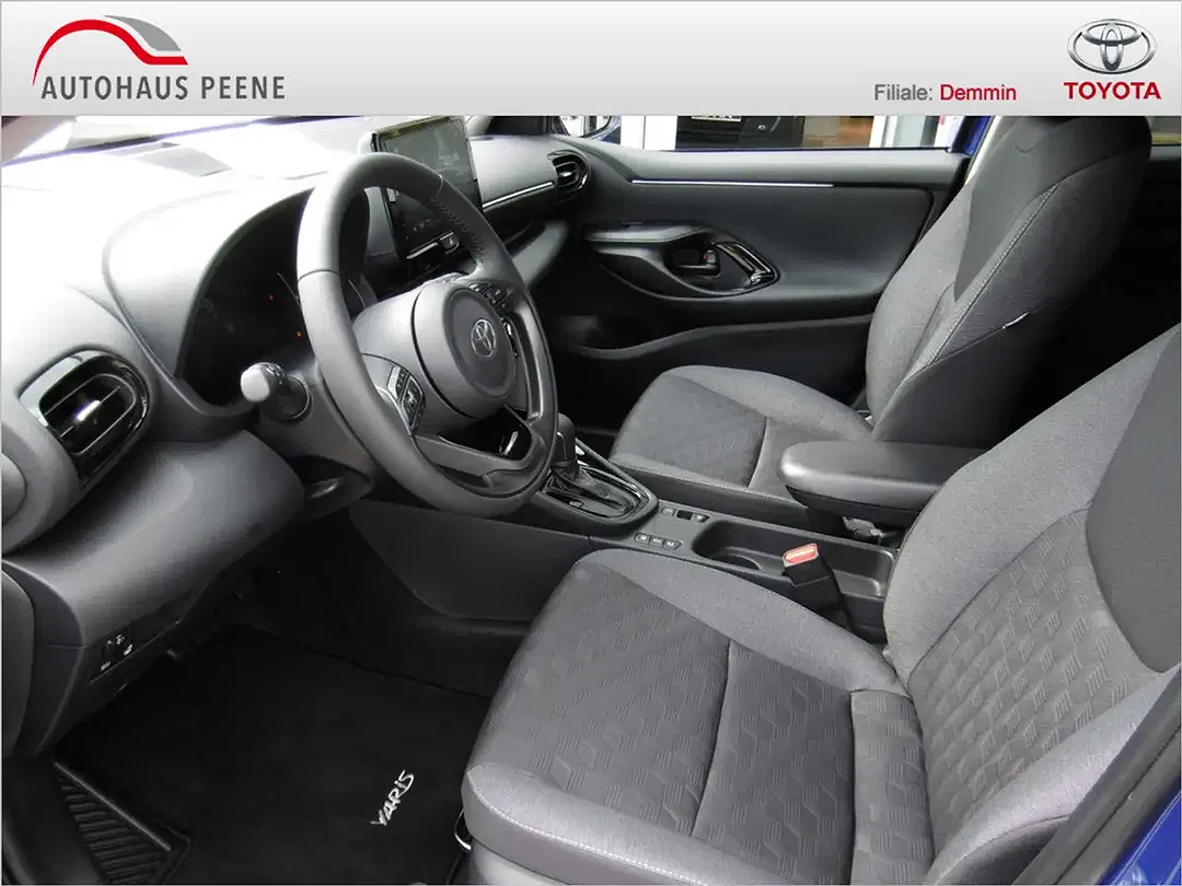 Toyota Yaris - Thumbnail 9