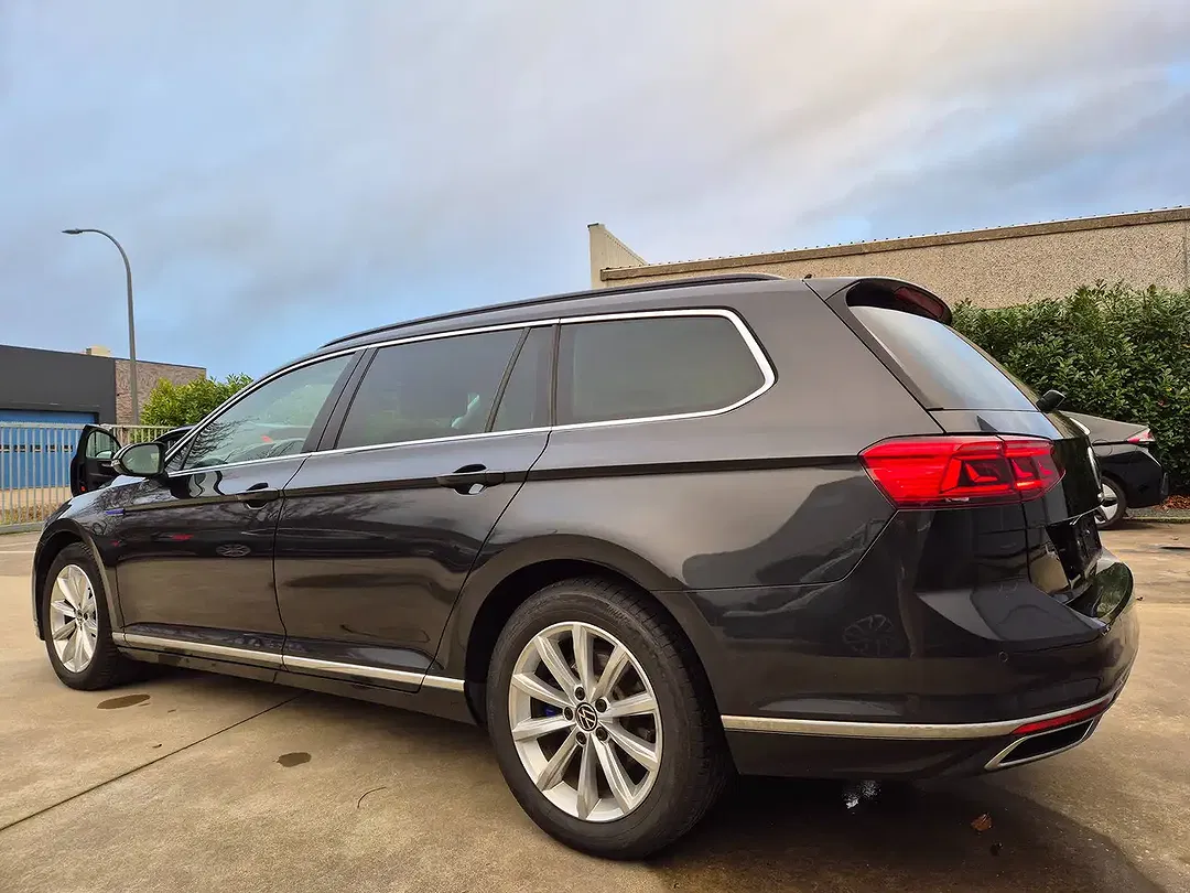 Volkswagen Passat - Thumbnail 7