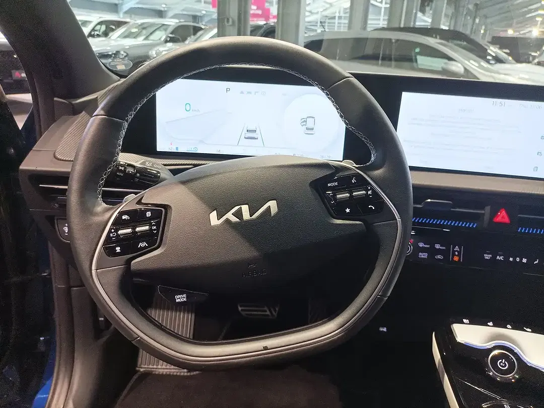 Kia EV6 - Thumbnail 10