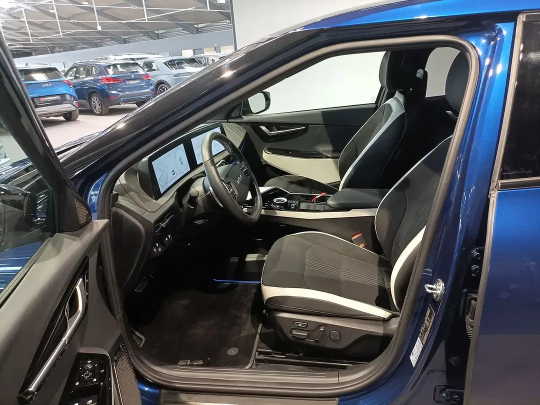 Kia EV6 - Thumbnail 8