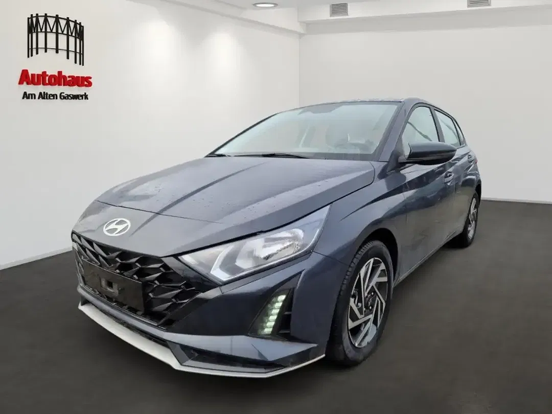 Hyundai i20 - Thumbnail 1