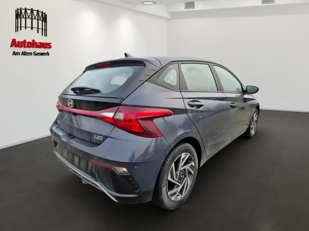 Hyundai i20 - Thumbnail 3