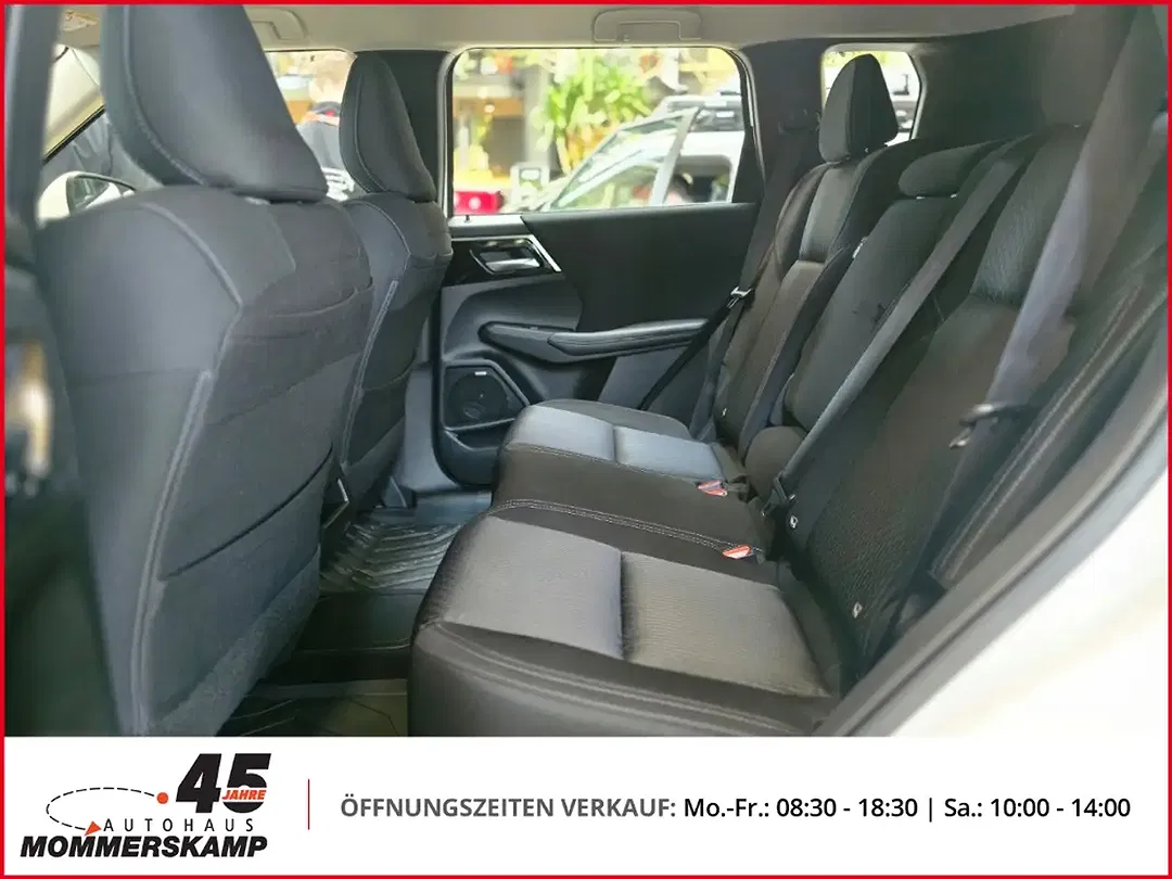 Mitsubishi Outlander - Thumbnail 6