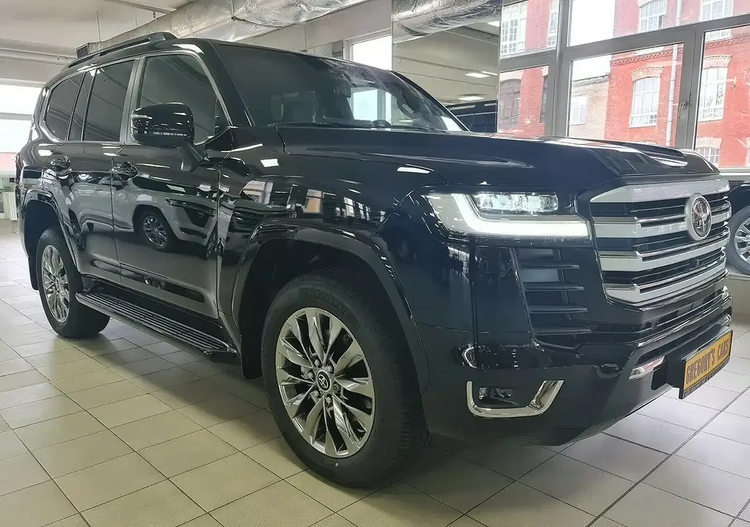 Toyota Land Cruiser - Thumbnail 3
