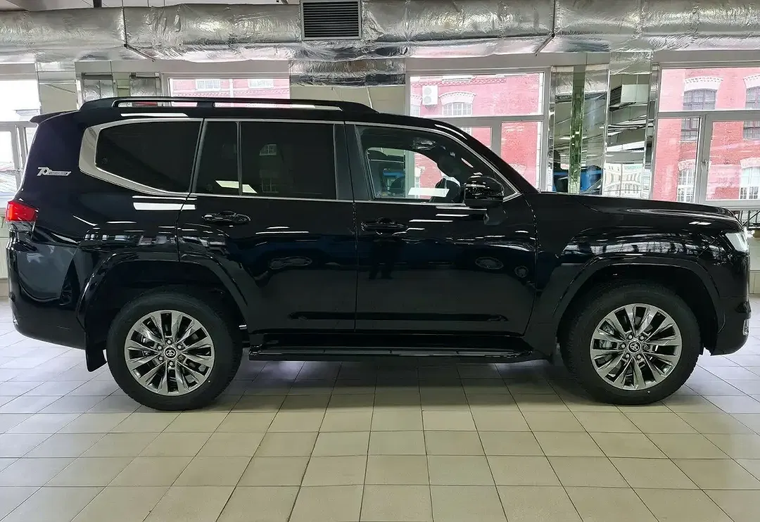 Toyota Land Cruiser - Thumbnail 4