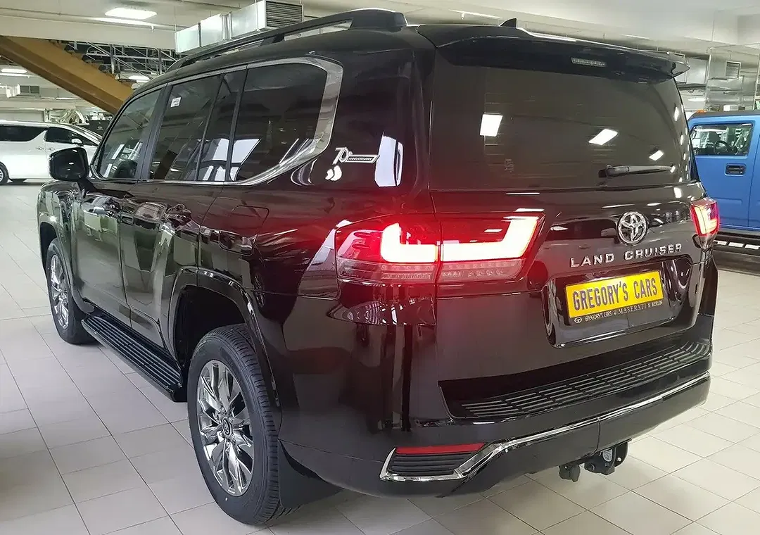 Toyota Land Cruiser - Thumbnail 5