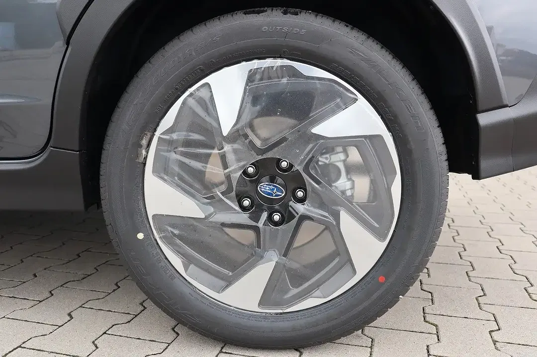 Subaru Crosstrek - Thumbnail 5