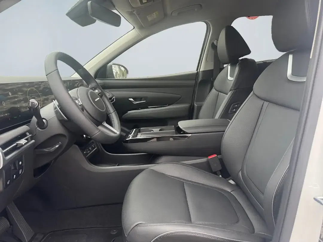 Hyundai TUCSON - Thumbnail 9