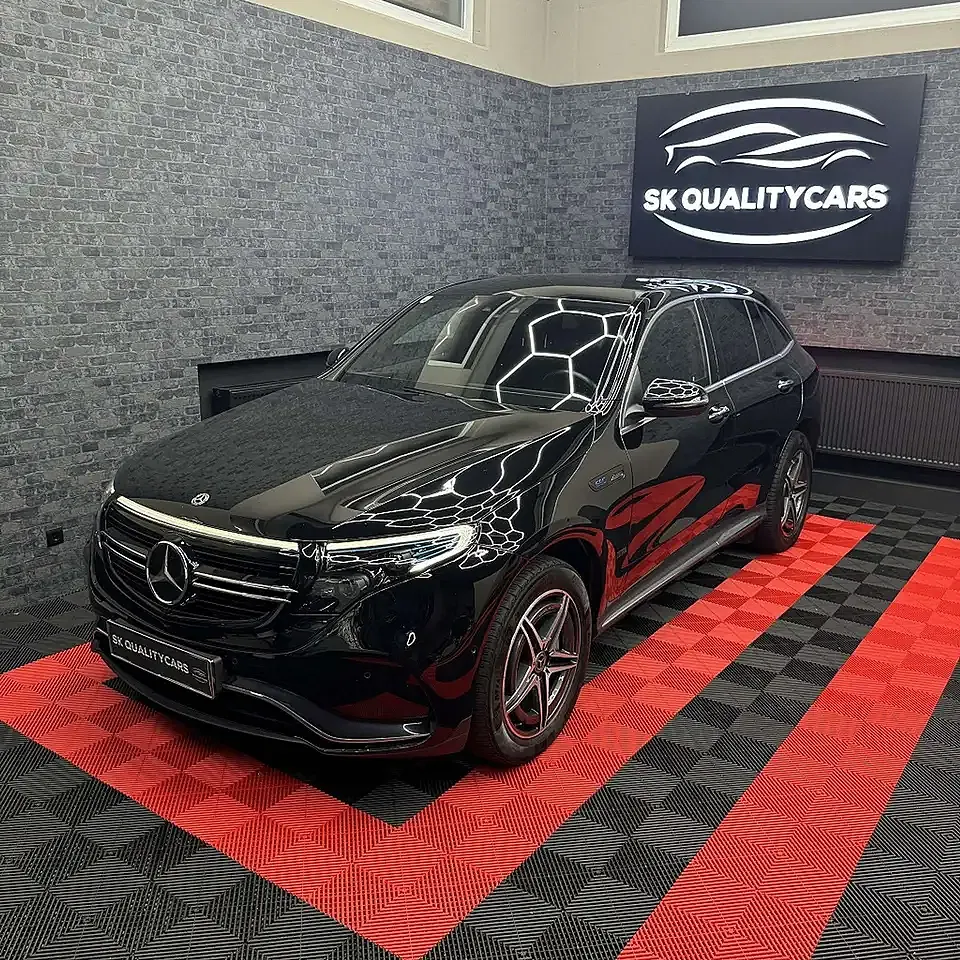 Mercedes-Benz EQC 400 - Thumbnail 2