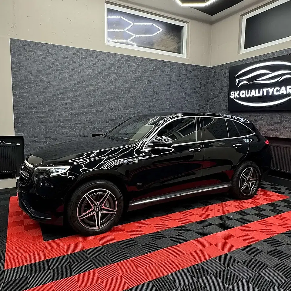 Mercedes-Benz EQC 400 - Thumbnail 5