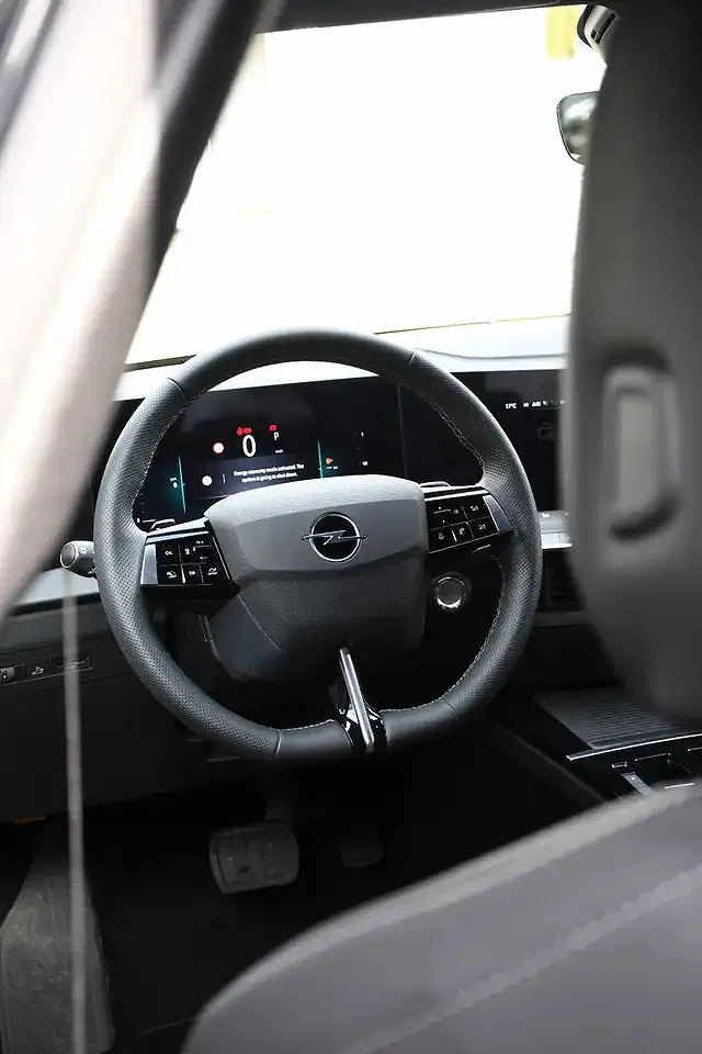 Opel Astra - Thumbnail 11