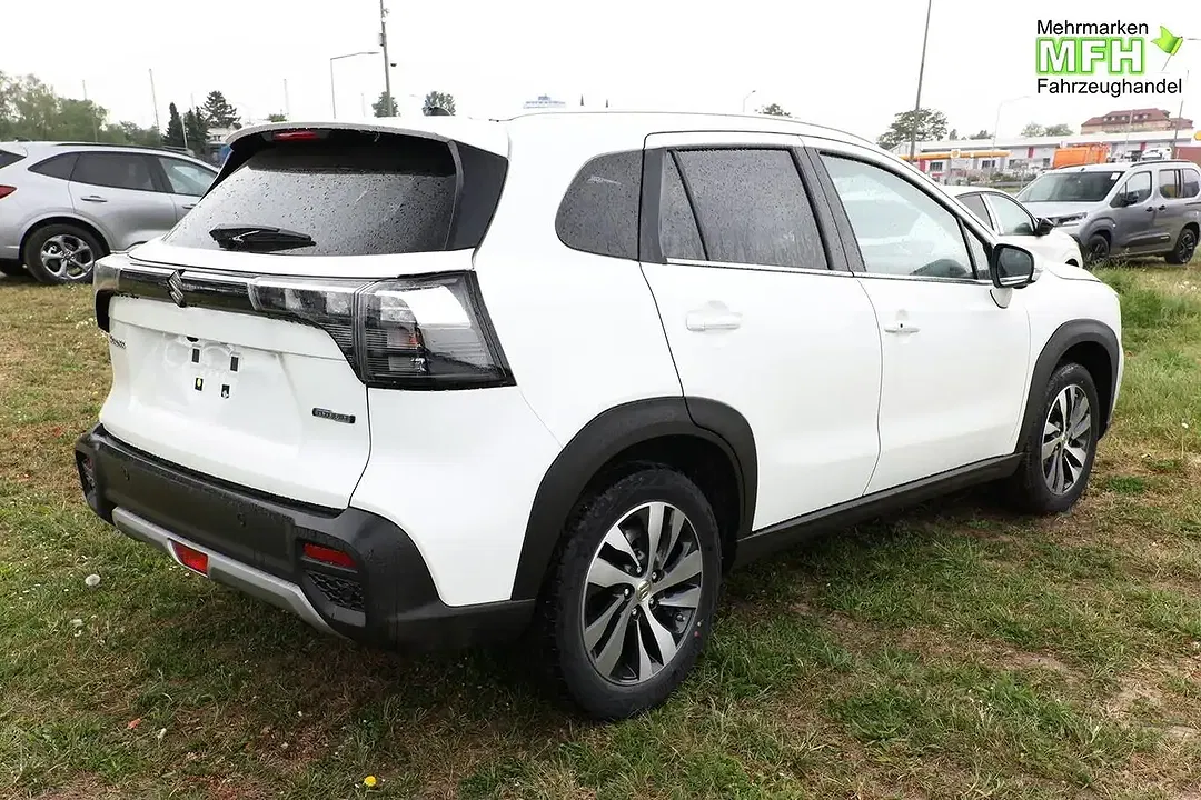 Suzuki S-Cross - Thumbnail 2