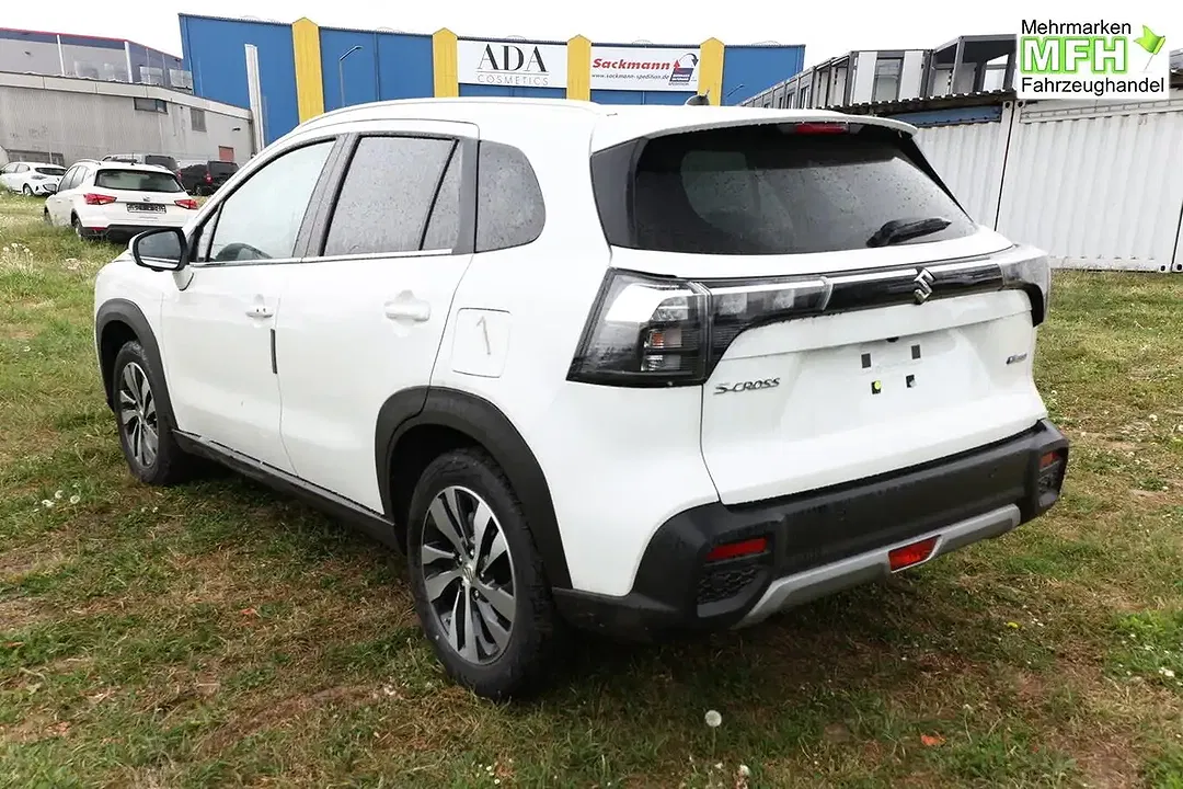 Suzuki S-Cross - Thumbnail 3